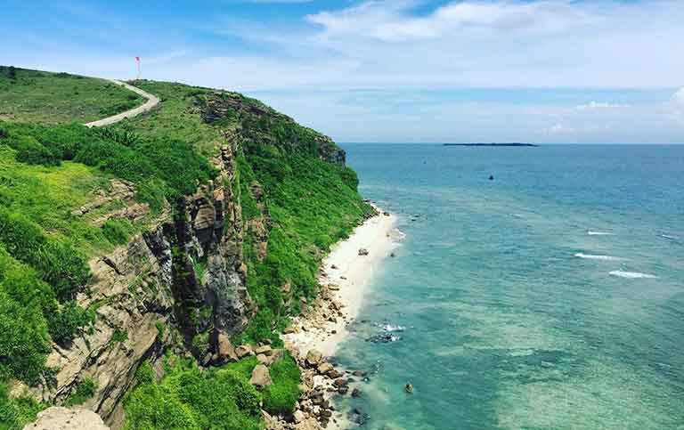 THE ROMANTIC BEAUTY OF LY SON ISLAND